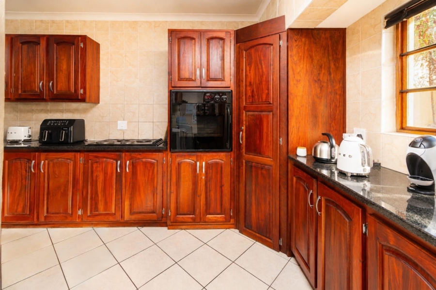 4 Bedroom Property for Sale in Safari Gardens North West